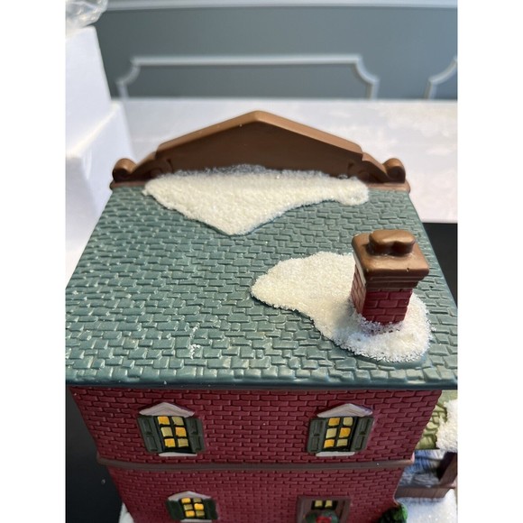 St Nicholas Square Village Gazette News Illuminates House Christmas Village IOB - Picture 15 of 16